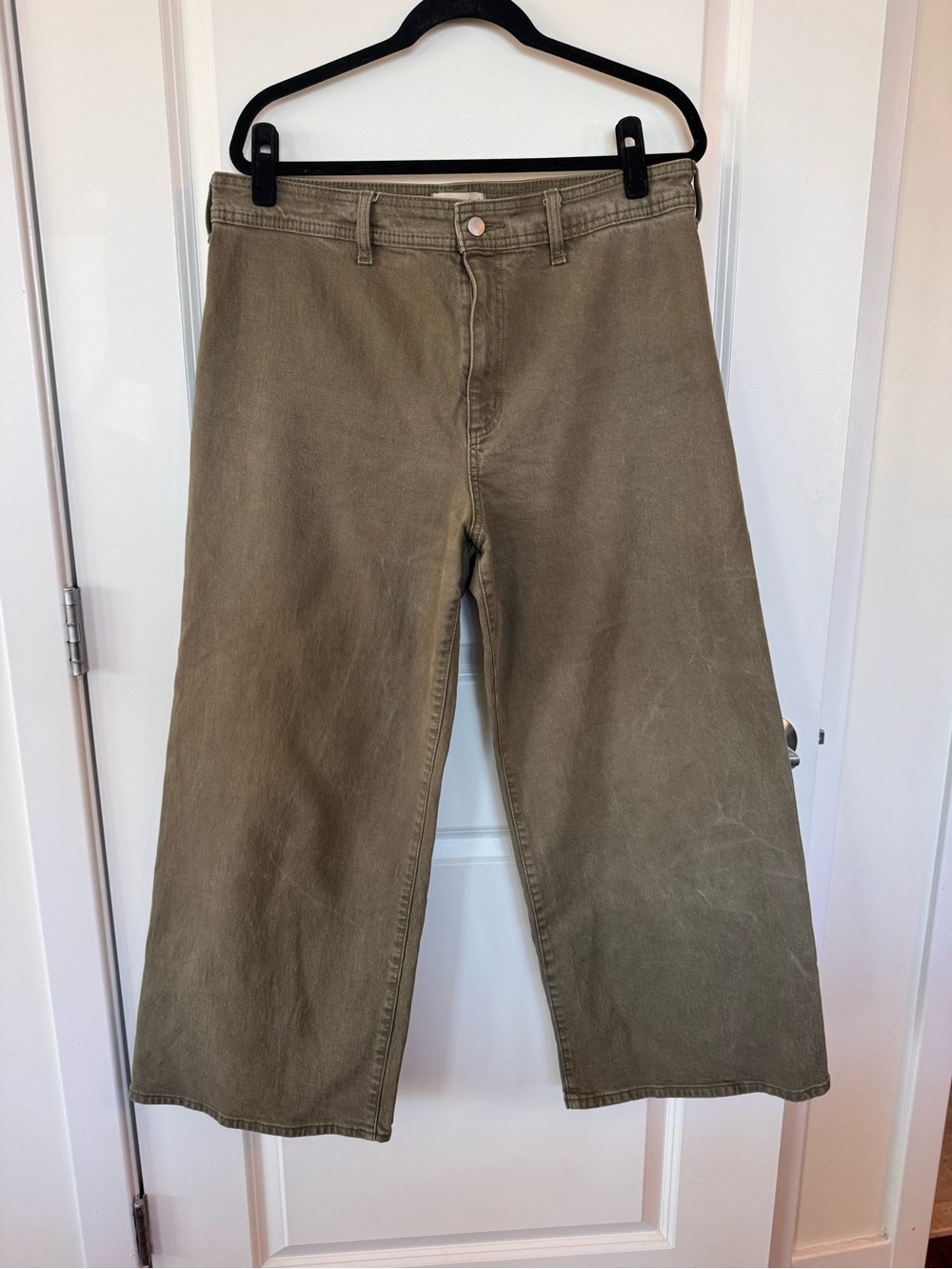 Universal Thread Sailor Wide-Leg Jeans in Olive